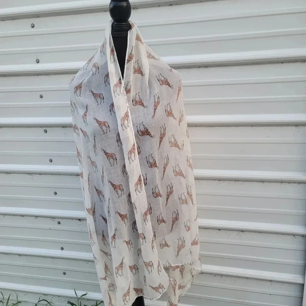 Pashmina Thin Knit Scarf Giraffe Print Brown Beige Lighweight Polyester 72